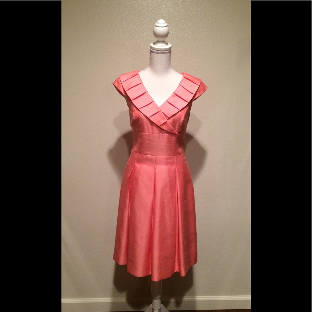 😍 Tahari Dress